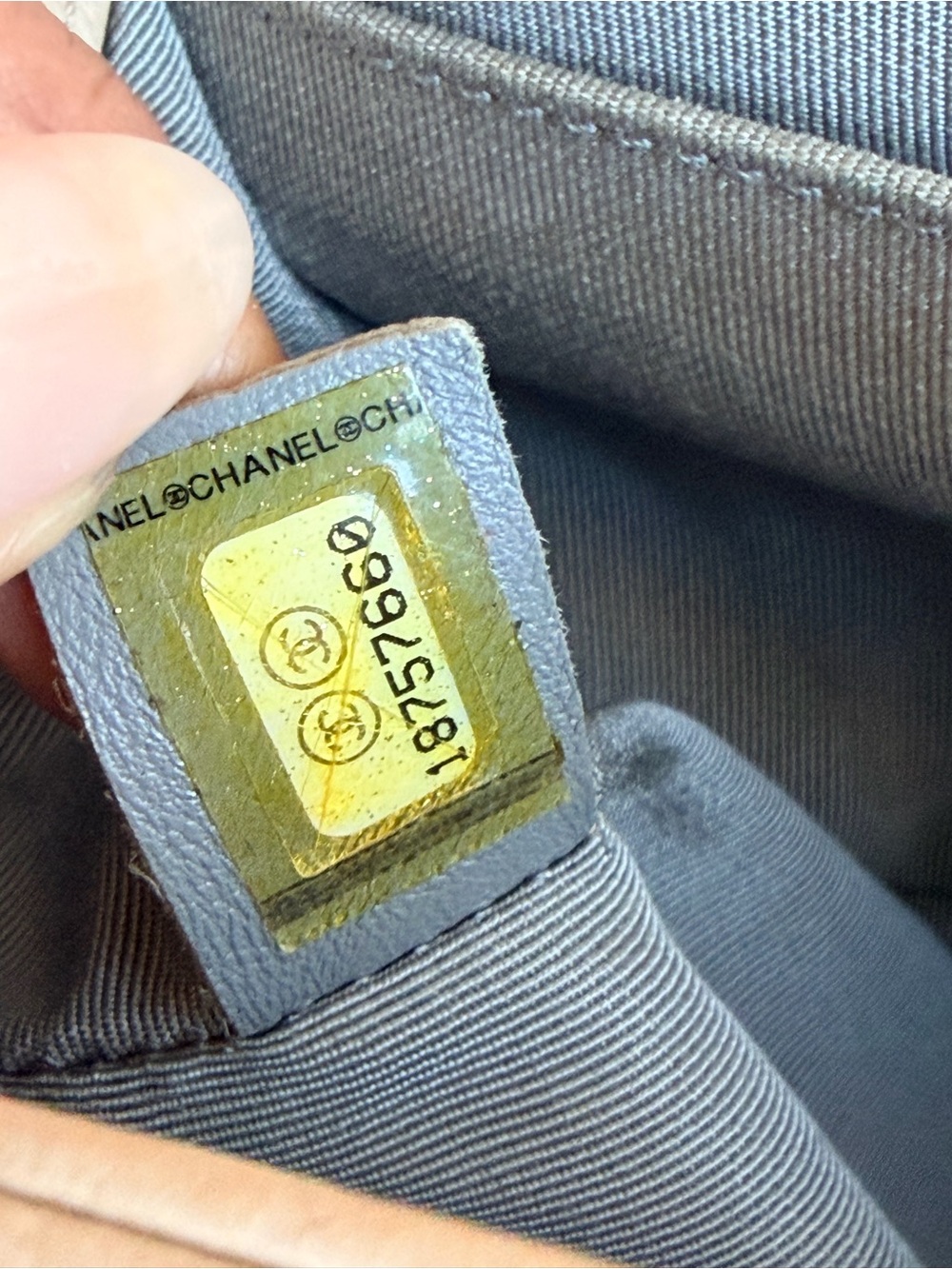 Chanel Le Boy - Picture 13 of 14
